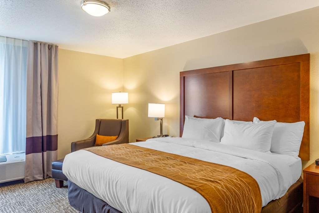 Comfort Inn Dekalb - Adjacent The University Kamer foto