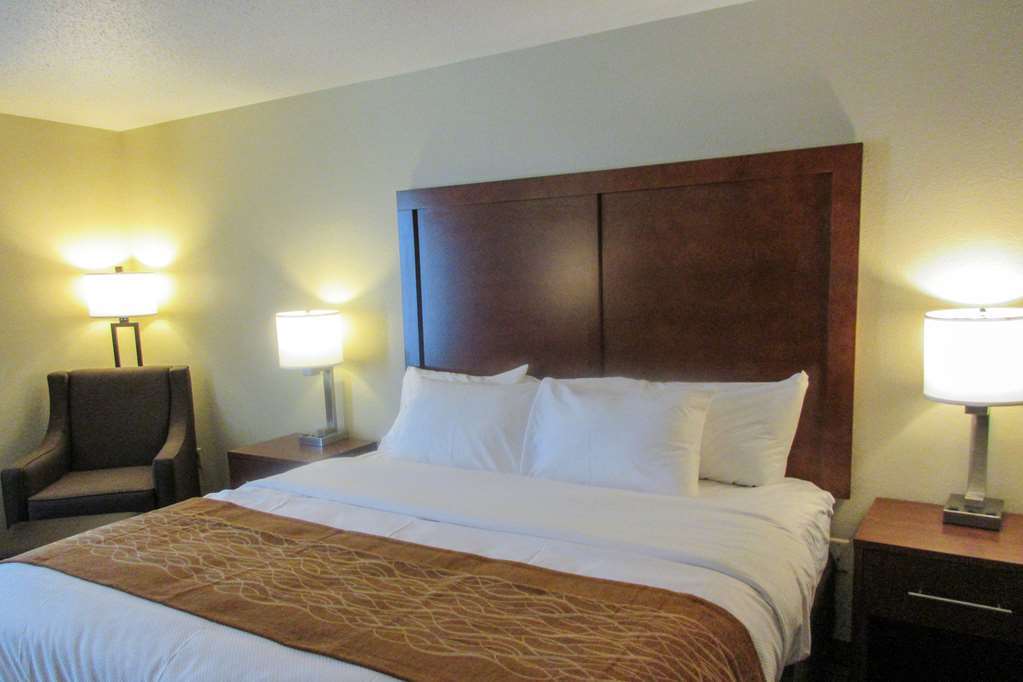 Comfort Inn Dekalb - Adjacent The University Kamer foto